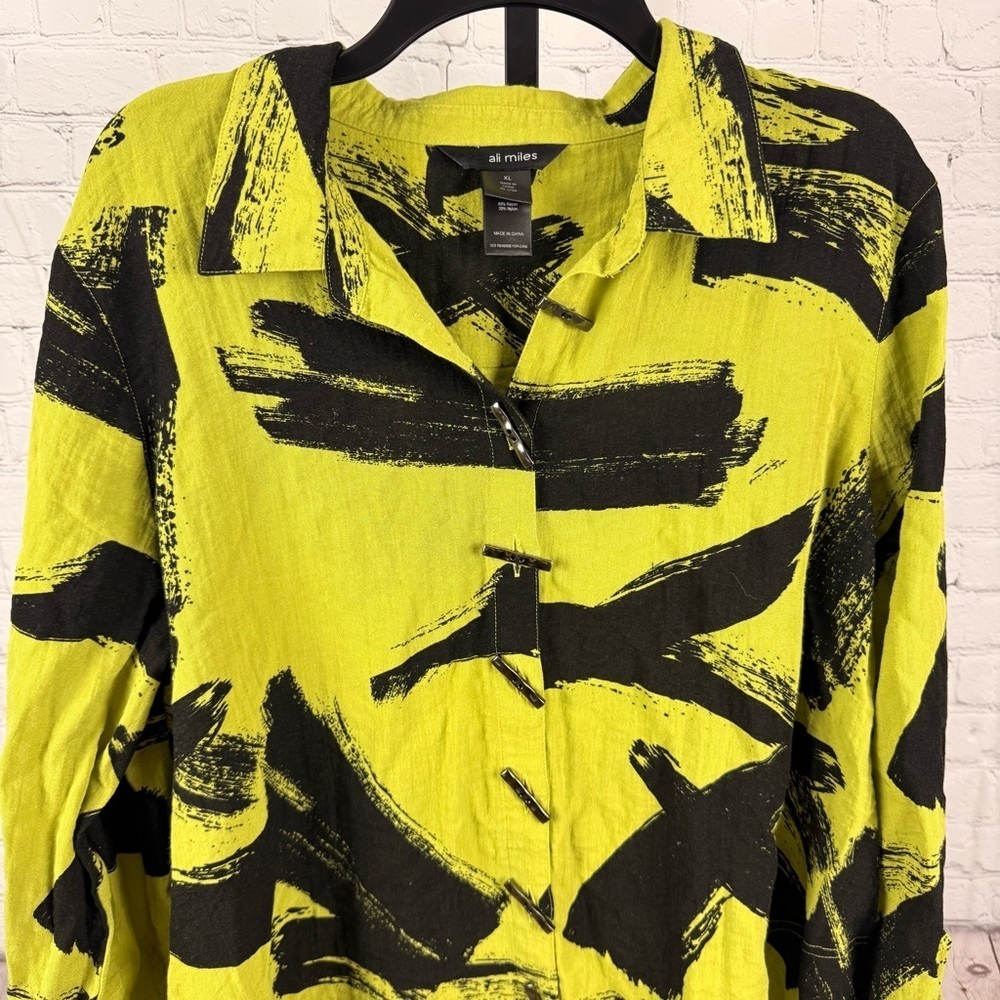 Ali Miles Neon Green Black Brushstroke Design Button Down Shirt Size XL - Picture 2 of 6